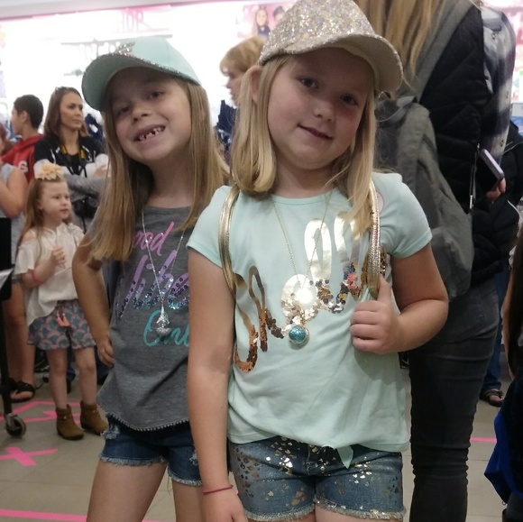 Meet your Posher, Alesha - Picture 5 of 8